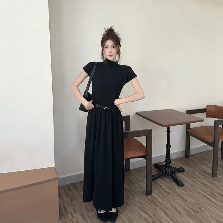 半高领弹力紧身黑色连衣裙子女显瘦针织裙2025秋季韩系收腰仙女裙