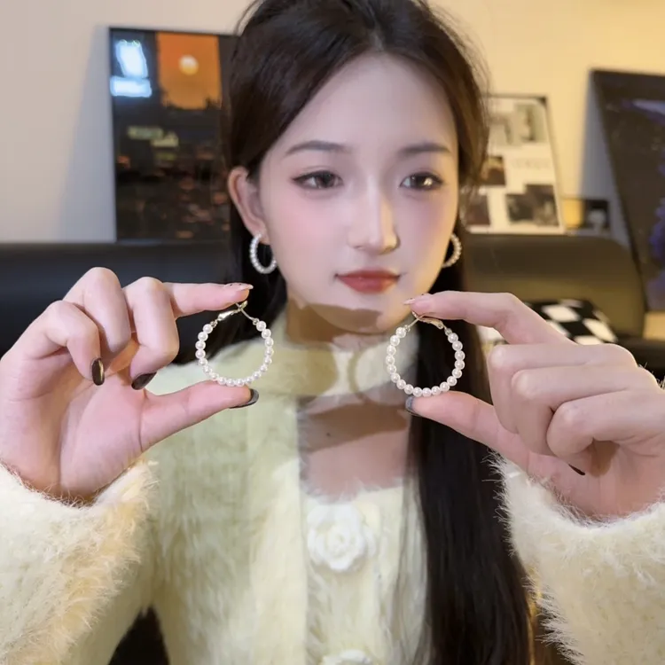 铜合金耳饰 珍珠素圈耳环小众轻奢耳饰简约百搭圈圈耳钉