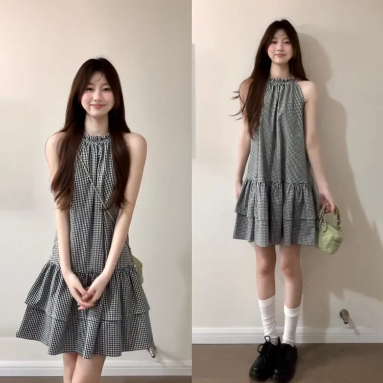 法式无袖挂脖吊带背心连衣裙子女装夏季2025新款海边度假格子短裙