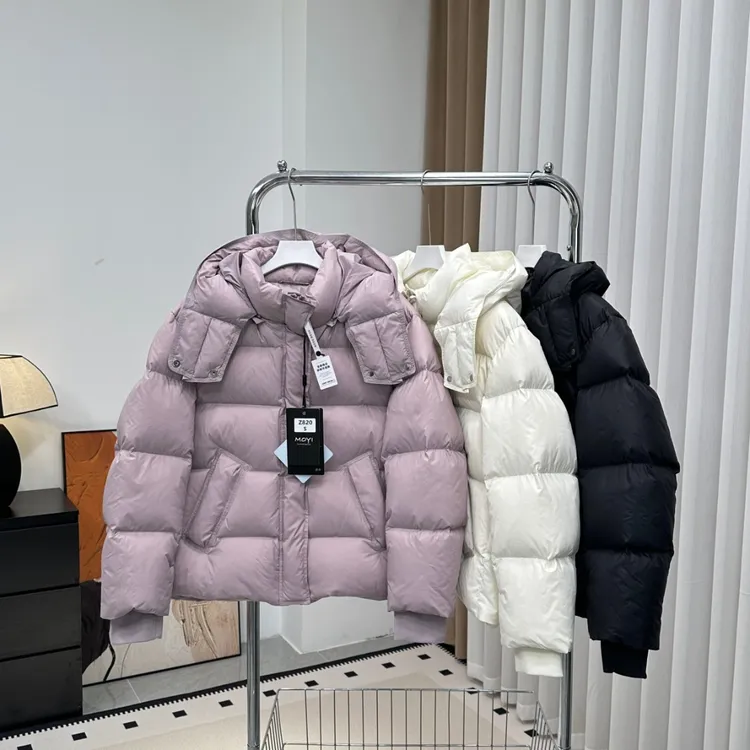 「新国标 真95%白鸭绒」可脱卸连帽加厚羽绒服女冬季保暖面包服Z820