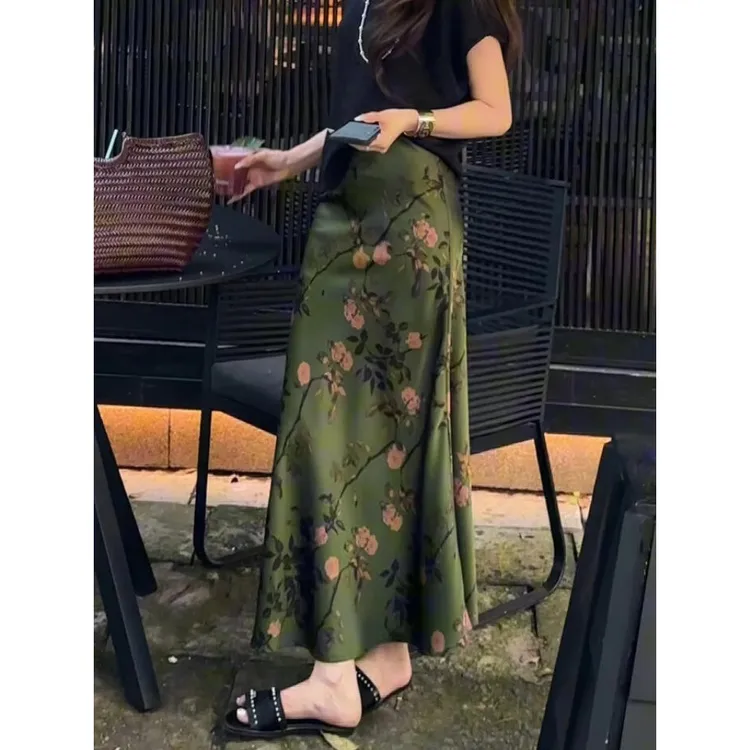 高端精致绿色印花半身裙女2025新款今年流行爆款半裙法式复古长裙