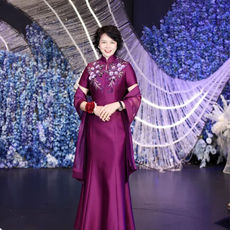 高端宴会修身中长款喜妈妈高贵奢华婚庆礼服