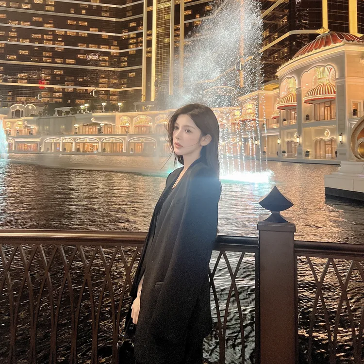 FAY【繁星点缀】时尚高级感气质轻奢烫钻白搭中长款设计感西装外套