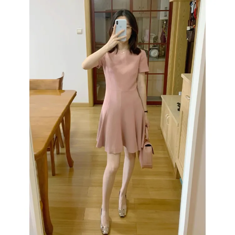 2025夏季新款法式复古轻奢高级感小众通勤上班气质收腰粉色连衣裙