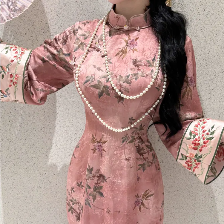 LHMknk1画报夫人原创自制新中式国风改良刺绣旗袍 粉泽倒大袖
