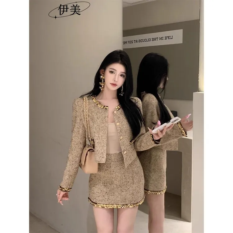 法式小香风套装粗花呢亮片长袖短外套女春秋穿搭包臀半身裙两件套
