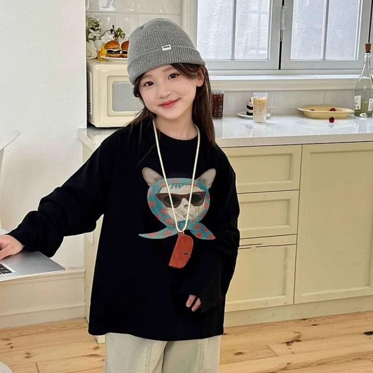  秋季女童纯棉黑色长袖t恤打底衫韩版洋气印花街头外穿中小童上衣