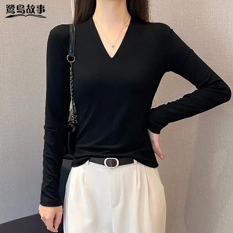 鹭岛故事深V领长袖t恤女春秋2025新款修身低领打底衫百搭纯色上衣