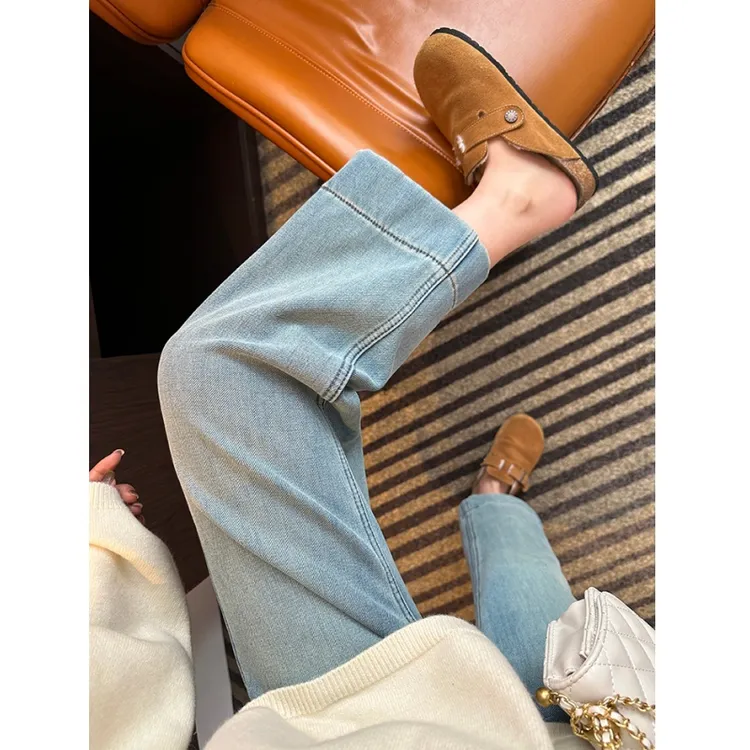 浅蓝色加绒九分直筒牛仔裤女2025秋冬新款梨形身材遮胯显瘦烟管裤