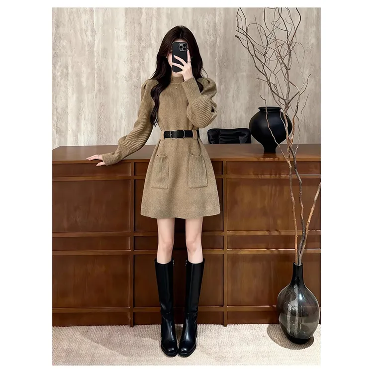 2025年冬季巨好看的慵懒风泡泡袖连衣裙小个子气质高级感显瘦短裙