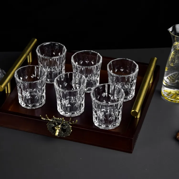 厂家可代发 菱形钻石小酒杯透明浮雕一两白酒杯加厚玻璃杯家用杯