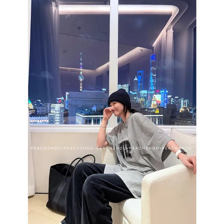 『PEACHZHOU』巴黎风'VIP'贴布绣宽松圆领短袖美式休闲中性阔版T恤