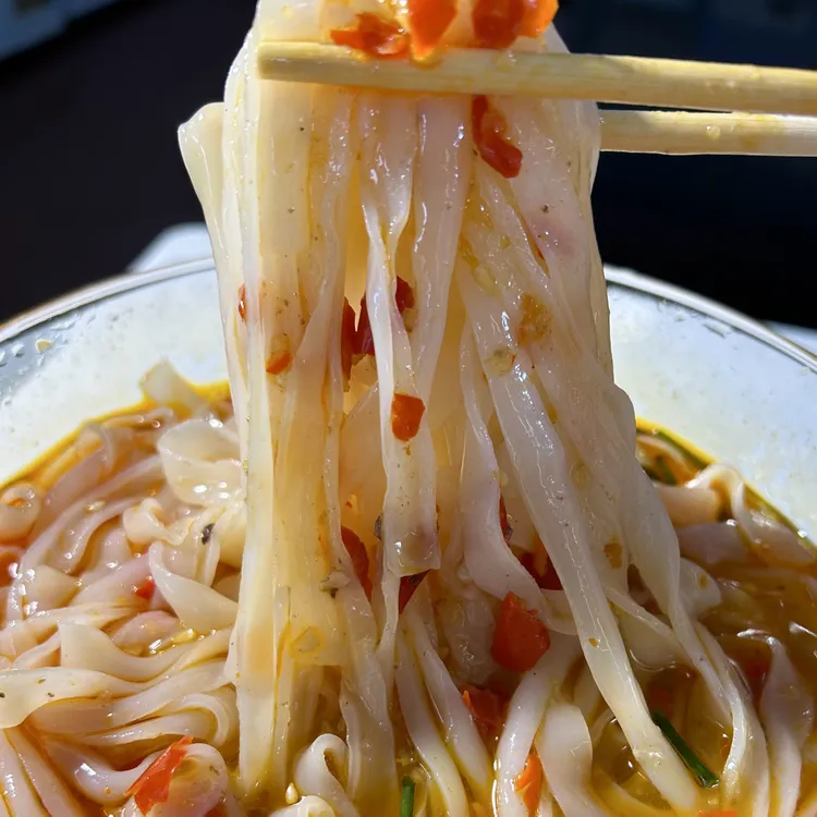 新鲜现做现发湿河粉机切粉手工切粉不切粉粉利代购广西柳州湿粉