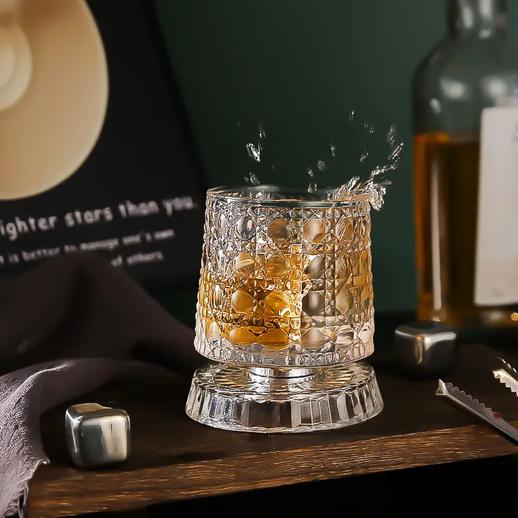 轻奢高档威士忌酒杯古典水晶杯不倒翁旋转解压啤酒杯餐桌摆件