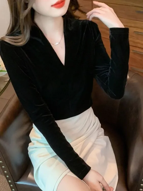 3黑色金丝绒打底女装春秋新款欧货洋气内搭打底衫性感v领长袖上衣