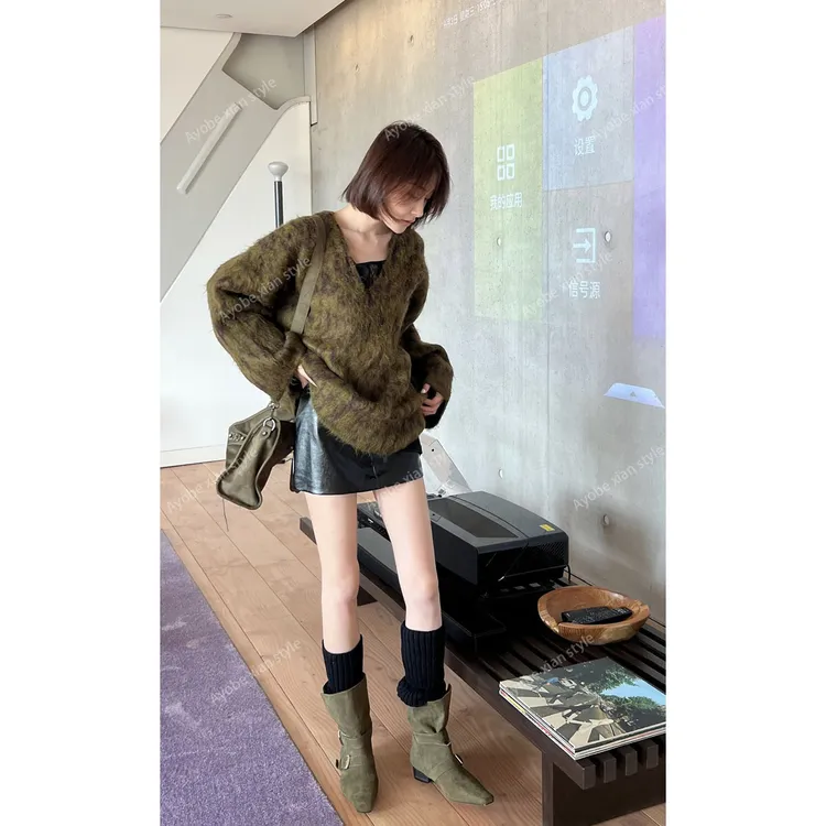 【AYOBE】小贤   宽松洋气千禧辣妹风复古小众斑纹V领毛衫  