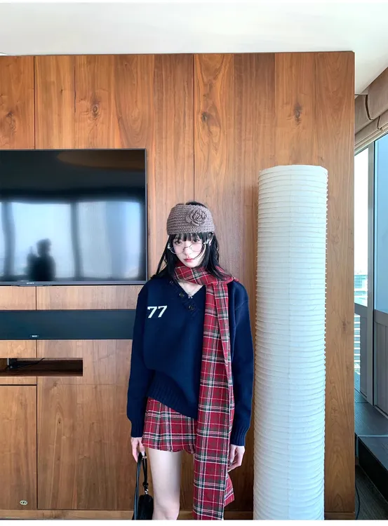 韩系穿搭女装慵懒风冬季韩系V领长袖针织衫宽松套头打底上衣