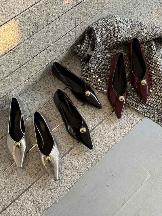 2025春季新款尖头浅口平底单鞋金属扣平底软底舒适百搭女鞋子