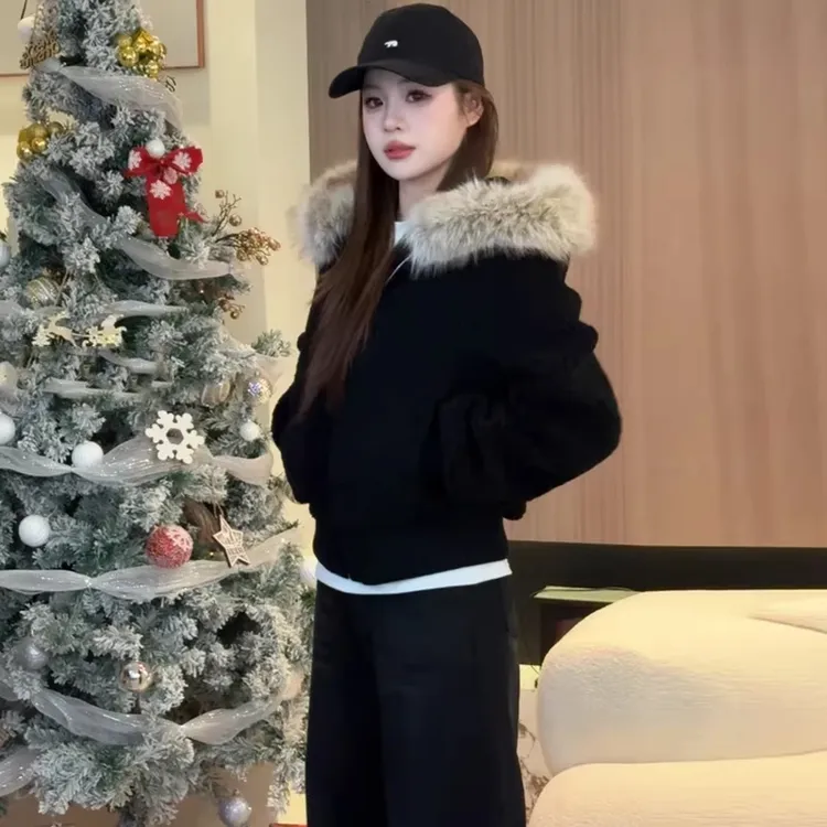 时尚高级感外套女今年冬季新款洋气减龄高级感带毛领连帽保暖棉服