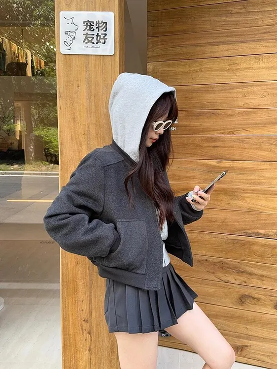 灰色短款棒球服外套女春秋款高级设计感小众宽松休闲毛呢夹克上衣