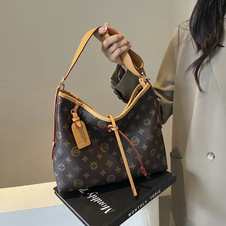 单肩腋下包适合高个子女生的包包格子拉链印花字母