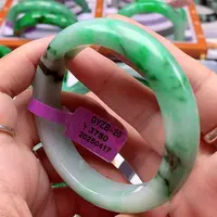 翡翠手镯未镶嵌翡翠