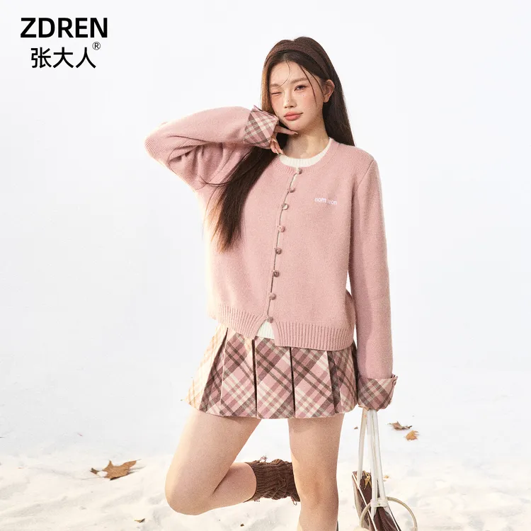 张大人【捣蛋糖果】大码女装微胖妹妹撞色格纹袖口拼接粉色针织开衫