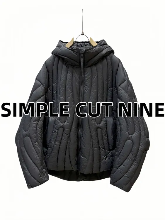 宽松立体剪裁蓬松冬季连帽结构款羽绒服外套男女同款