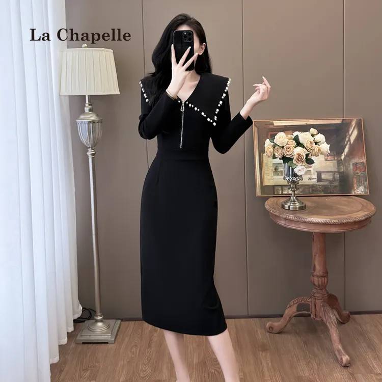 拉夏贝尔秋冬高级感长裙时尚翻领钉珠重工气质显瘦赫本风连衣裙女