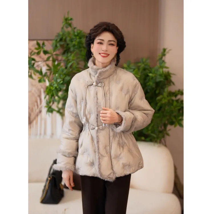 2025新款妈妈装冬装90白鸭绒羽绒服毛领中年女装时尚保暖冬季外套