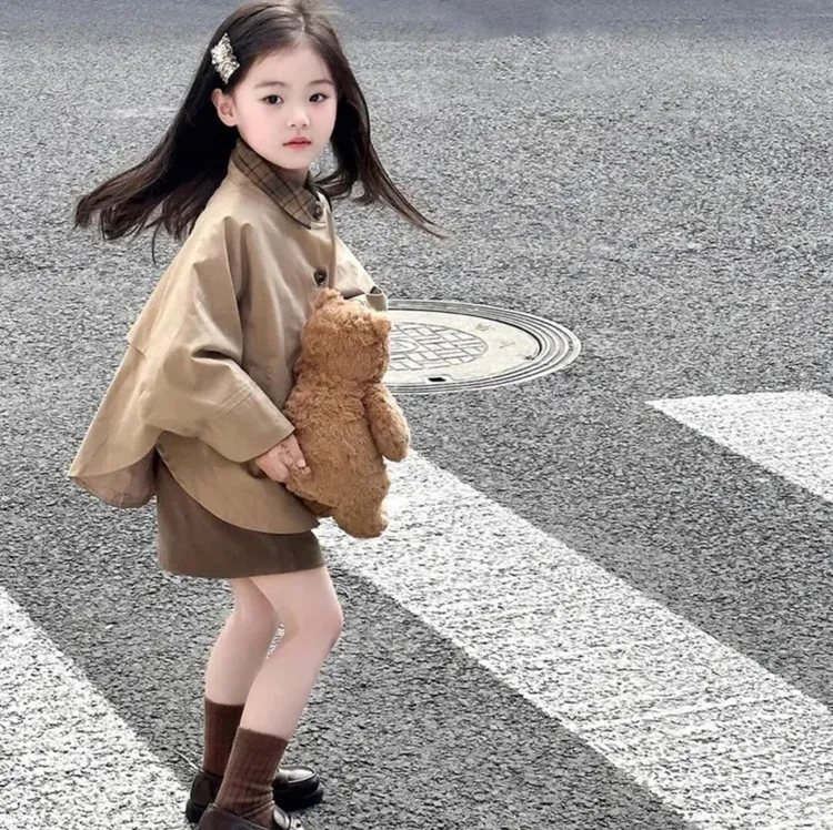 女童2025新款春秋装儿童洋气时髦外套英伦风风衣短款单排扣上衣