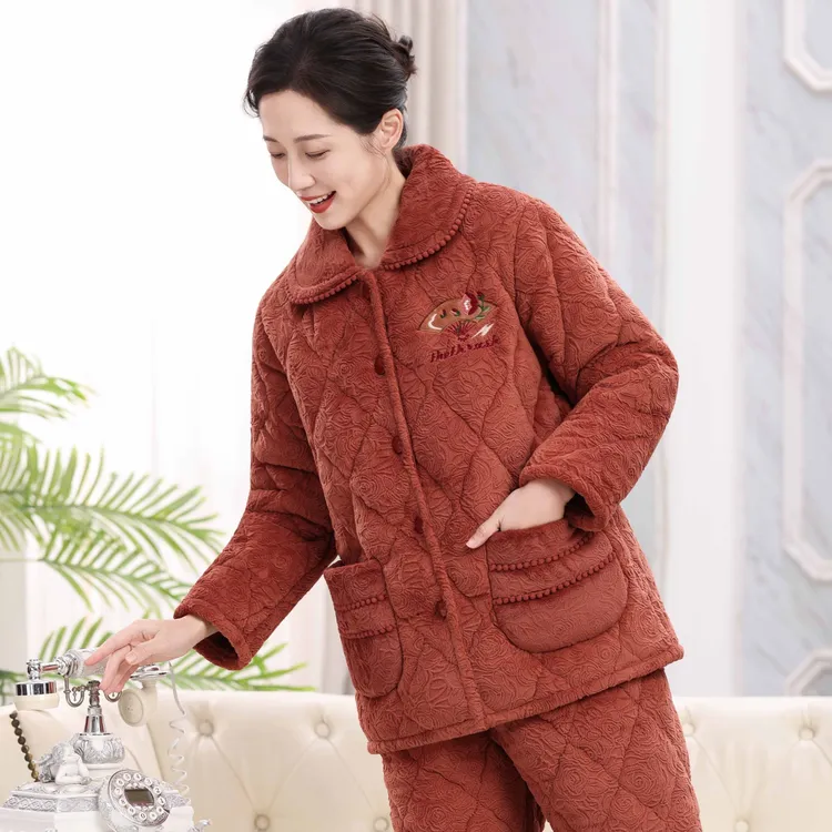 妈妈保暖家居服大码冬季中老年睡衣女珊瑚绒三层夹棉加厚加绒套装