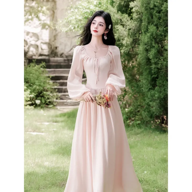 秋季法式绝美巨好看的粉色小裙子甜美温柔风长袖掐腰显瘦连衣裙女