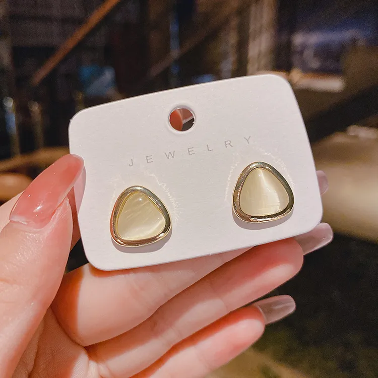 铜合金耳饰 S925银针三角形猫眼石透亮耳钉女潮小巧简约百搭耳环