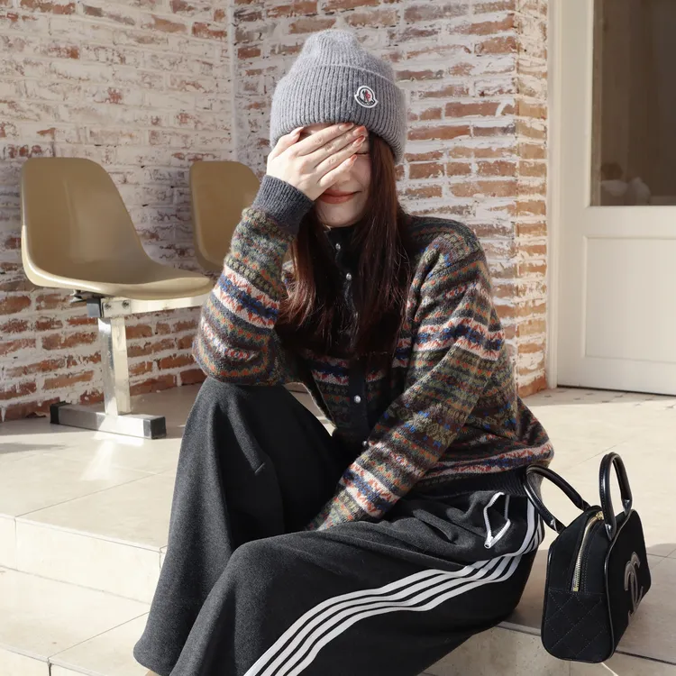 HELA AOMI “冬日费尔岛”绵羊毛兔毛提花撞色针织衫CY5DC33460