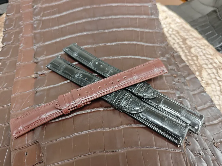 【特价商品，微瑕疵，介意勿拍】单面尼罗暹罗竹节纹鳄鱼皮表带随机发