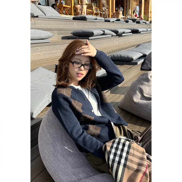 109法式气质撞色菱格圆领针织开衫女205早秋款修身显瘦休闲上衣