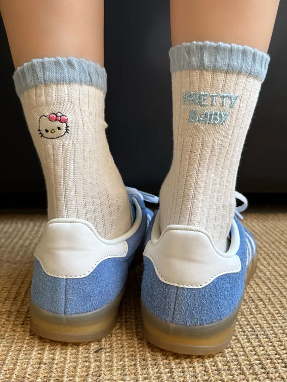 AB款Hello Kitty中筒袜棉袜学院风秋季新品小清新显高显细棉袜子