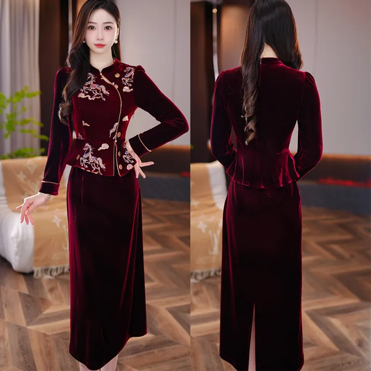 【红飞翠舞】2025冬季新款收腰显瘦洋气减龄轻奢女人味打底连衣裙