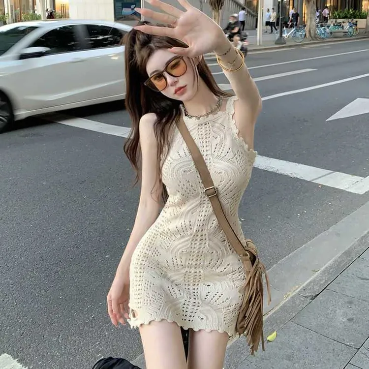 夏季显瘦气质性感吊带裙白色复古法式纯欲收腰无袖包臀辣妹小众设