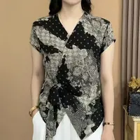 杨杨专属夏季新款休闲薄款繁花时尚简约百搭女洋气显瘦小衫设计感