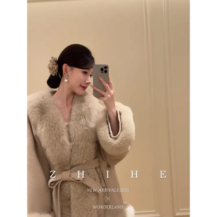 无艳一禾【贝拉千金】100绵羊毛宽松狐狸毛毛领双面呢大衣+半裙