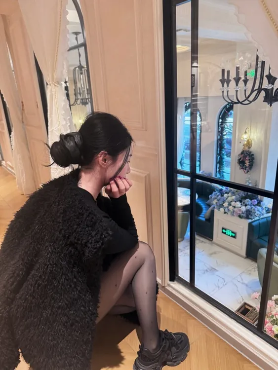 80克薄绒波点丝袜