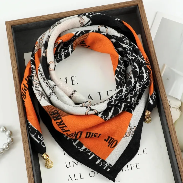 2025新款磁吸扣丝巾小方巾围脖护颈秋冬防风保暖棉麻女款韩版薄款