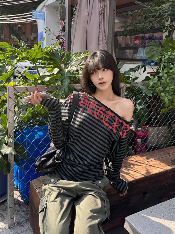 前后两穿字母印花条纹长袖T恤女秋冬轻亚风美式辣妹斜肩收腰上衣