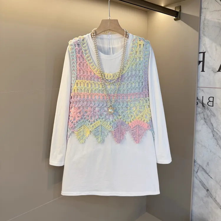 新款2025大码女装彩色镂空背心设计感静版大方小众内搭上衣俩件套