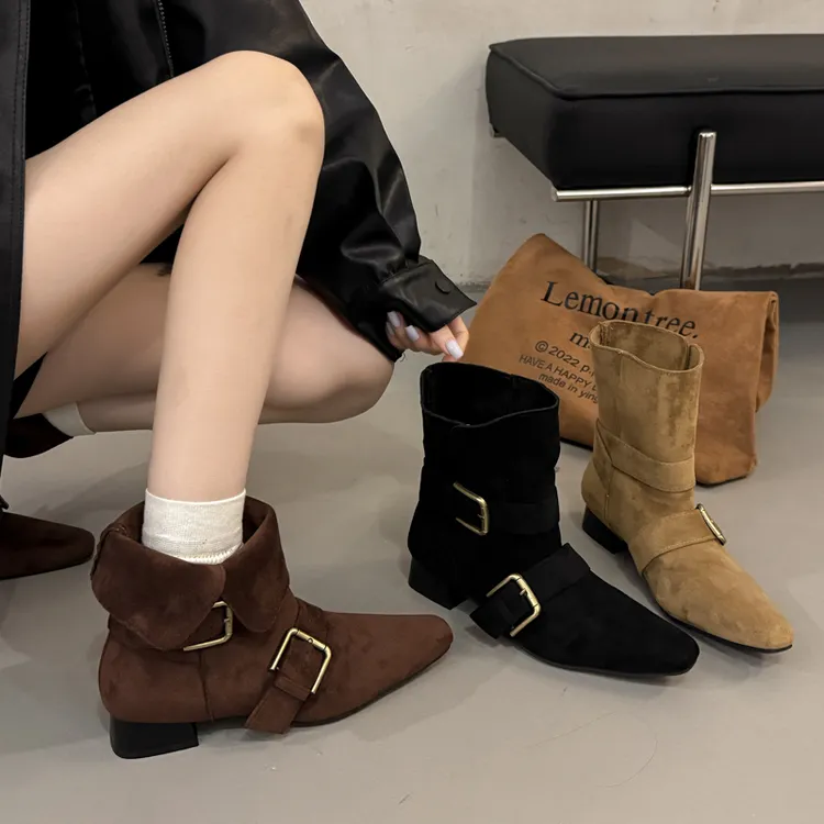 2025秋冬新款韩系尖头粗跟西部牛仔靴女小众皮带扣两穿短靴马丁靴