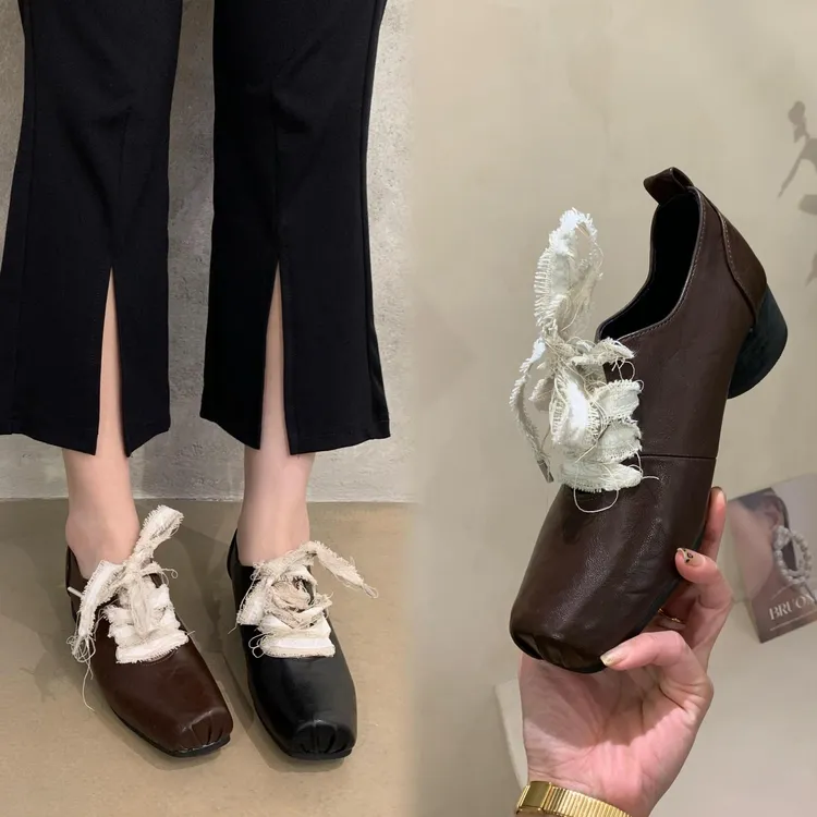 UHCK低跟复古文艺方头小皮鞋高级感粗跟前系带外穿气质软皮单鞋女