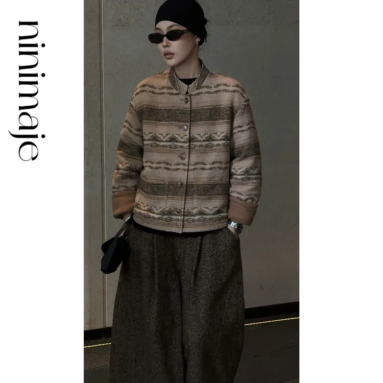 NanBeiBei 冬季新款复古重工费尔岛花纹复古外套 7545