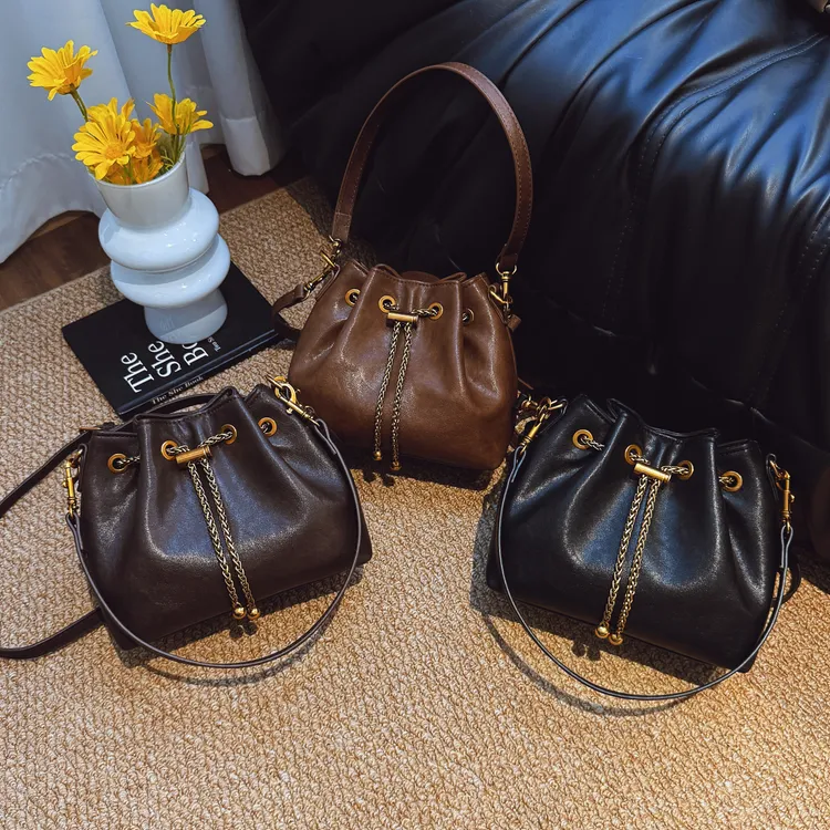 秋冬复古小福袋水桶包单肩包复古纯色系带斜挎包洋气小众圆包单肩